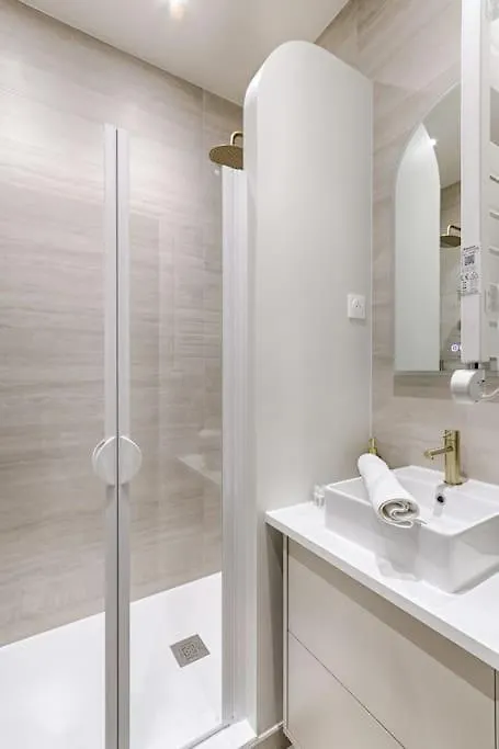 Luxury Apartment 1Br Montmartre Condorcet Париж