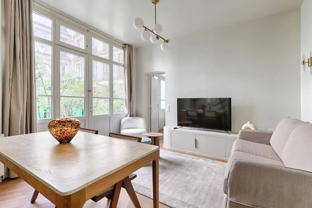 Luxury Apartment 1Br Montmartre Condorcet Париж