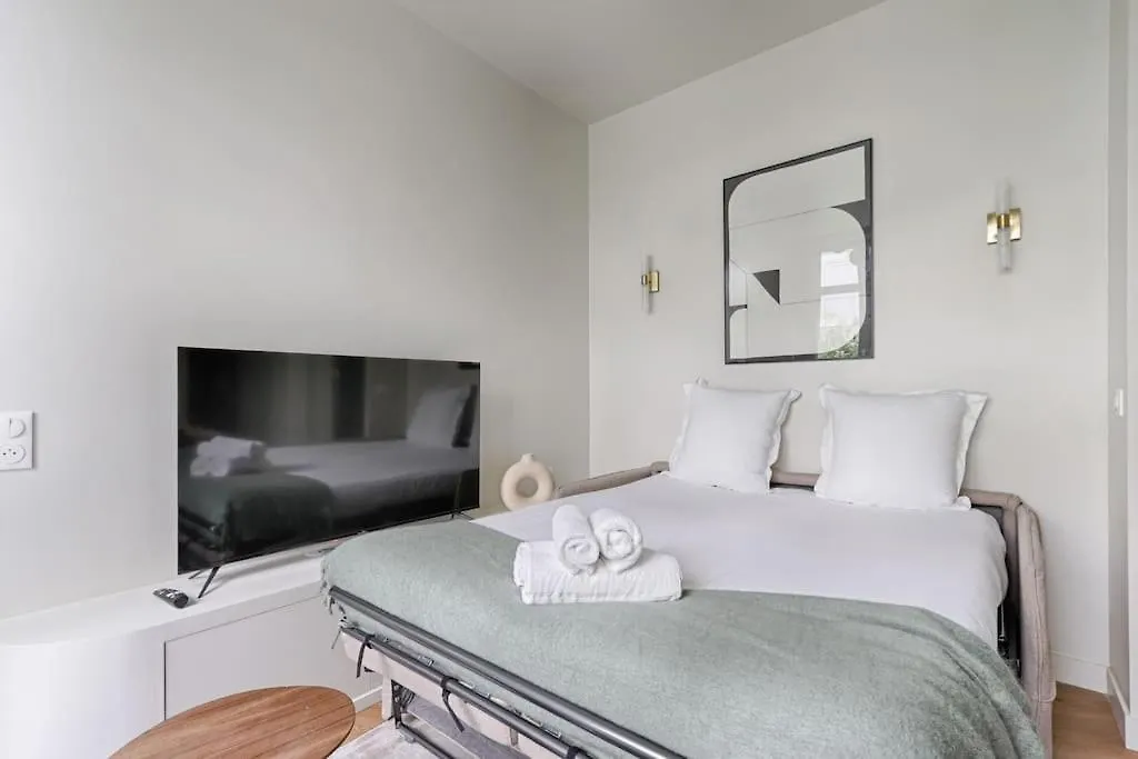 Luxury Apartment 1Br Montmartre Condorcet Париж